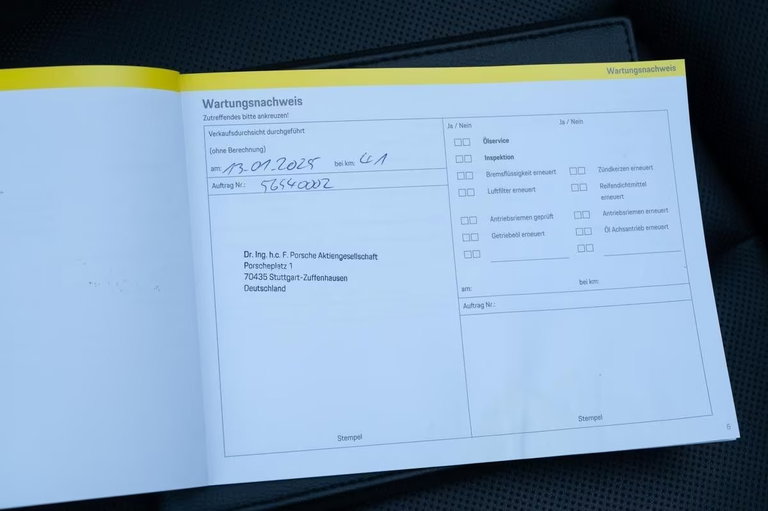 Porsche 992.2 Carrera 4 GTS