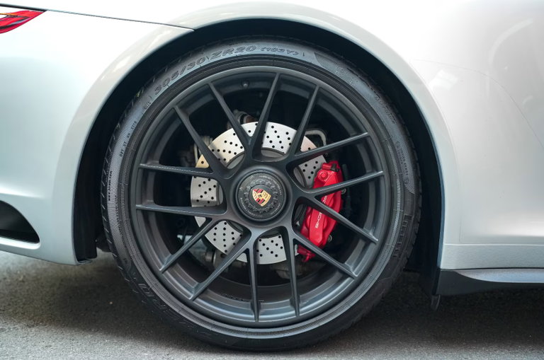 Porsche 991.2 Carrera GTS