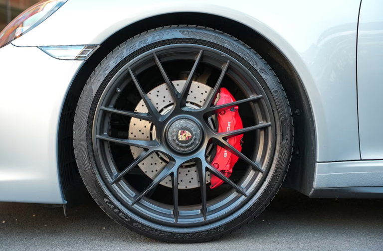Porsche 991.2 Carrera GTS