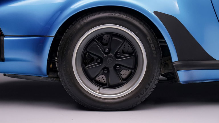 Porsche 911 Turbo 3.3 (US)