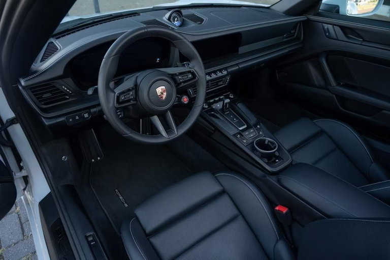 Porsche 992.2 Carrera 4 GTS