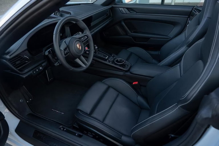 Porsche 992.2 Carrera 4 GTS