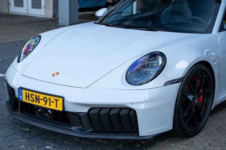 Porsche 992.2 Carrera 4 GTS