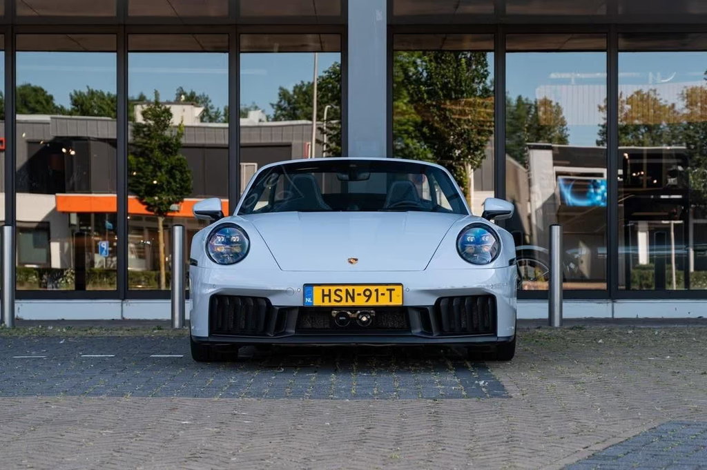 Porsche 992.2 Carrera 4 GTS