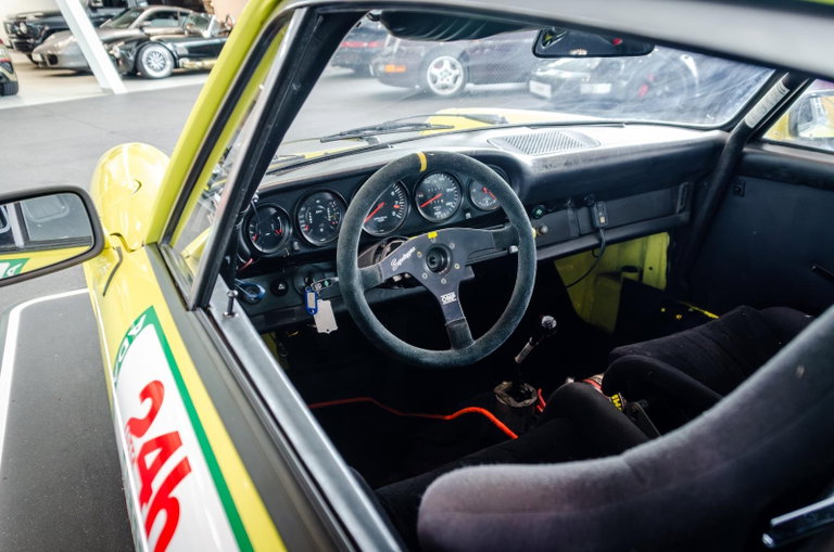 Porsche 911 Carrera 2.7
