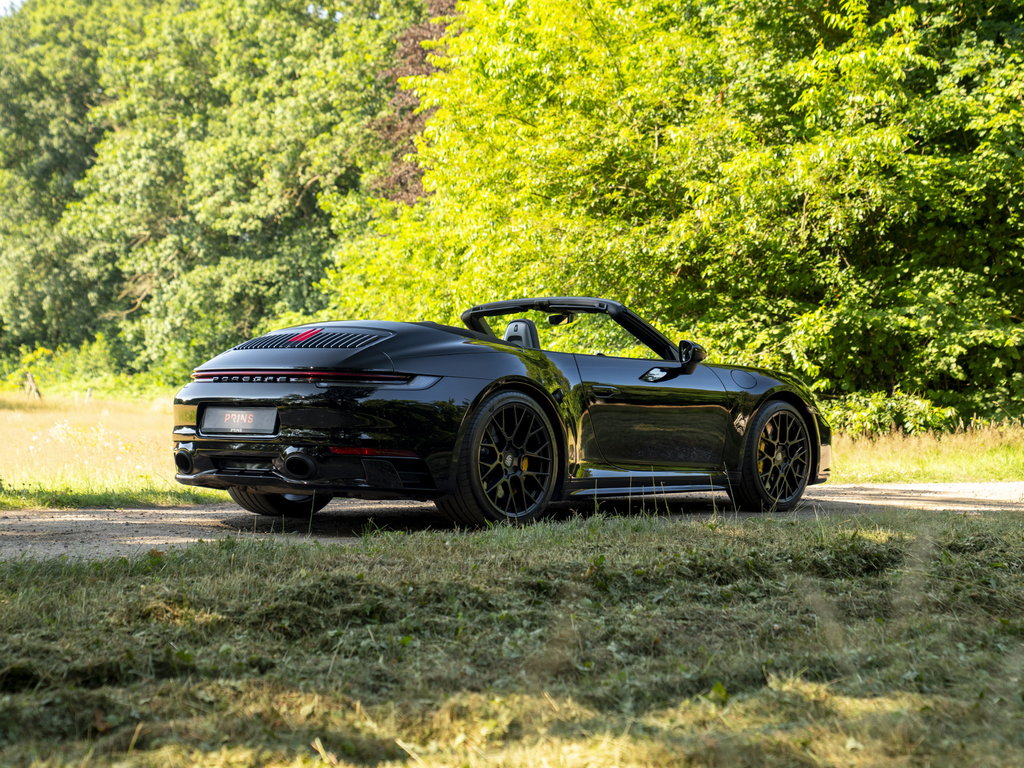 Porsche 992 Carrera 4S