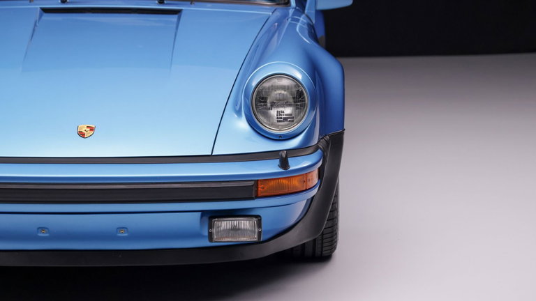 Porsche 911 Turbo 3.3 (US)