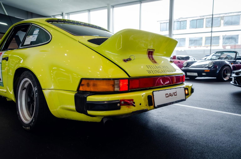 Porsche 911 Carrera 2.7