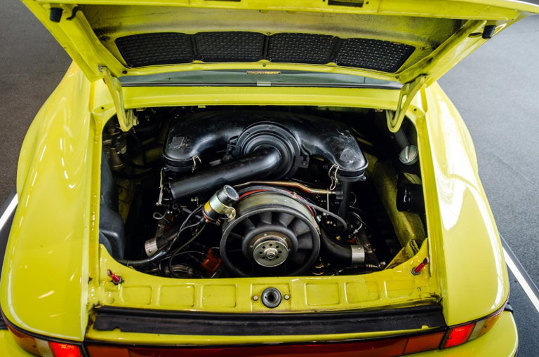 Porsche 911 Carrera 2.7