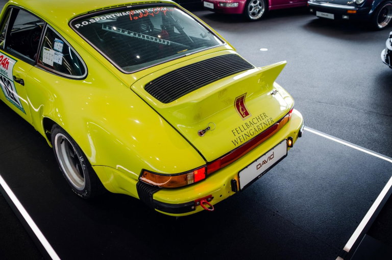 Porsche 911 Carrera 2.7