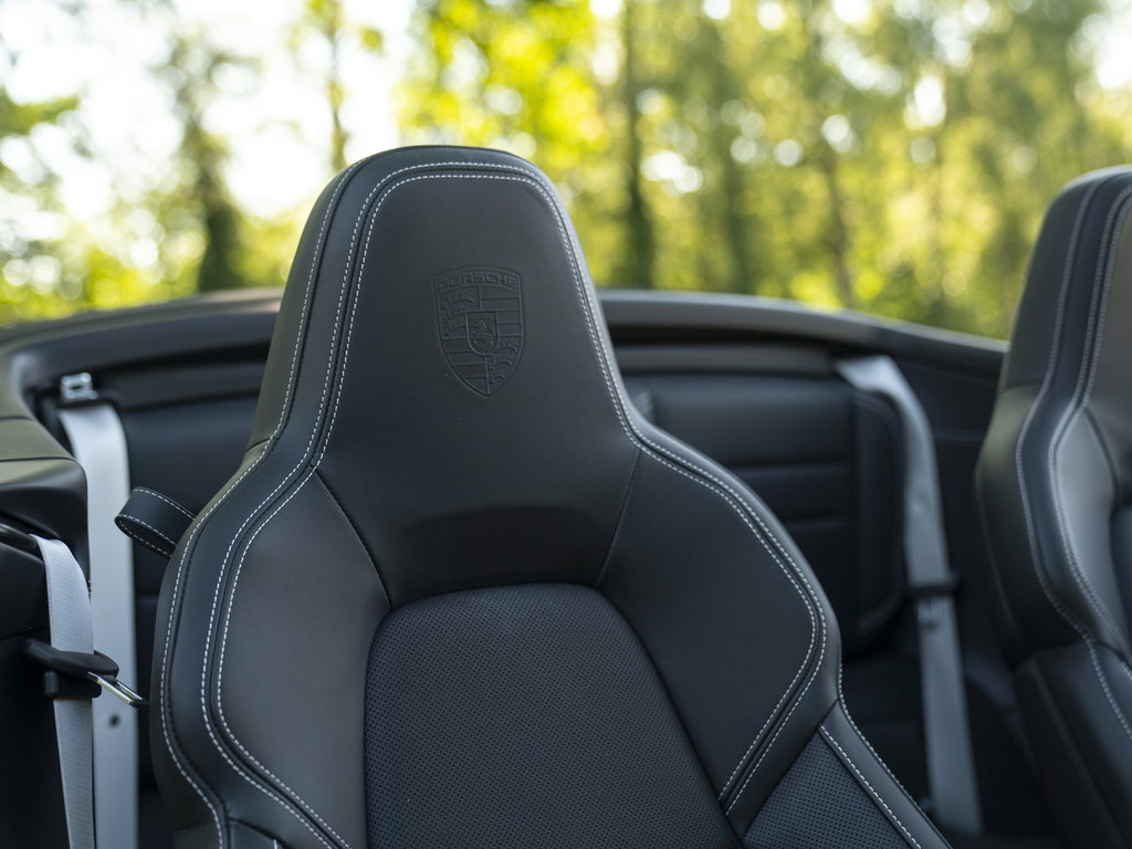 Porsche 992 Carrera 4S