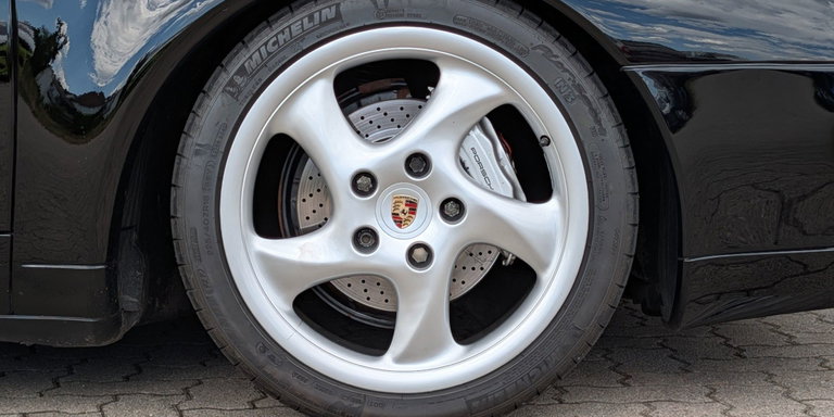 Porsche 993 Carrera 4