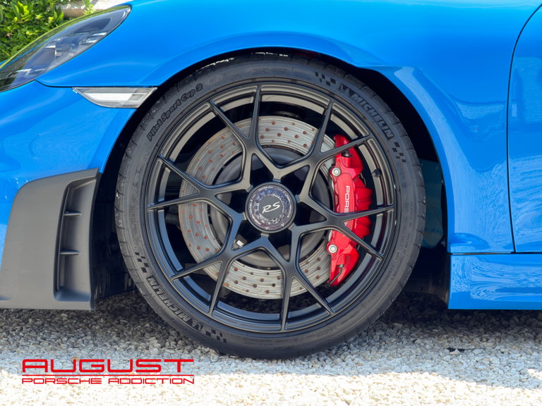 Porsche 718 Cayman GT4 RS