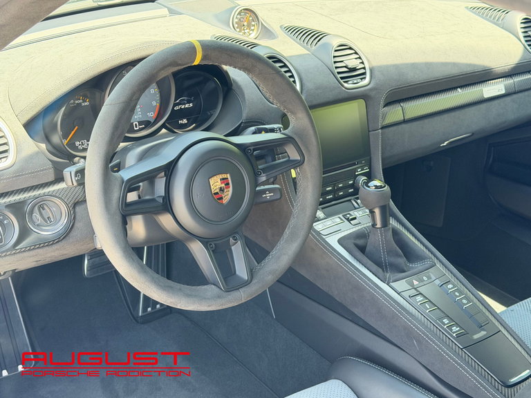 Porsche 718 Cayman GT4 RS