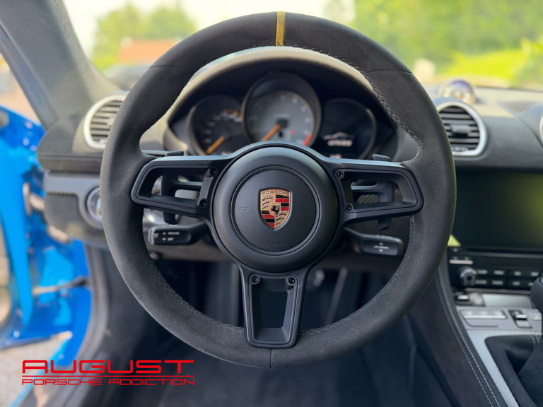 Porsche 718 Cayman GT4 RS