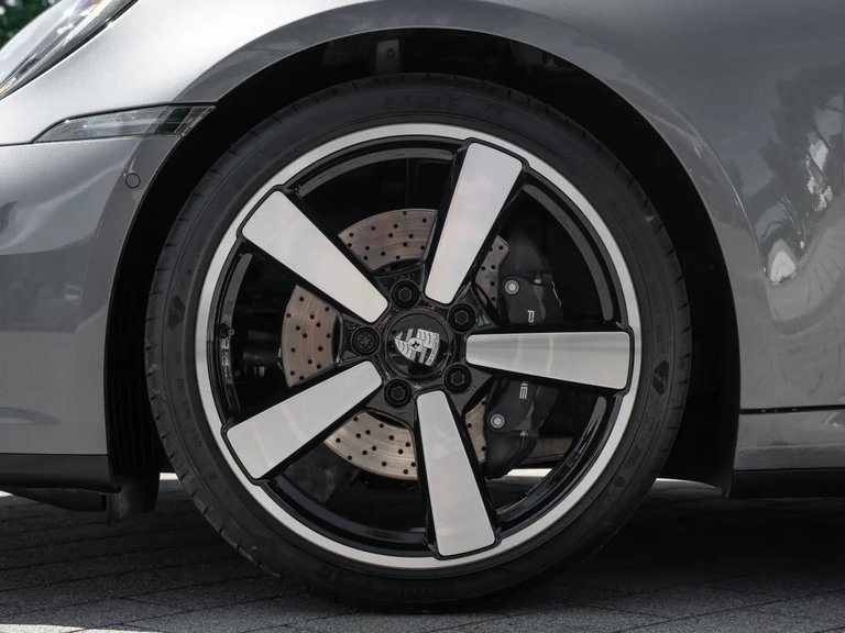 Porsche 992.2 Carrera