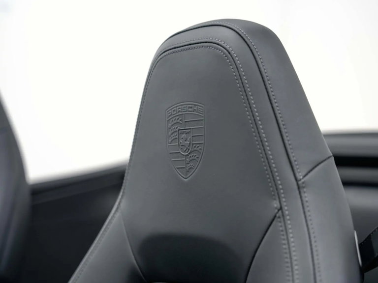 Porsche 992 Carrera