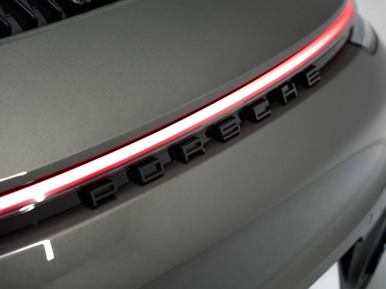 Porsche 992 Carrera