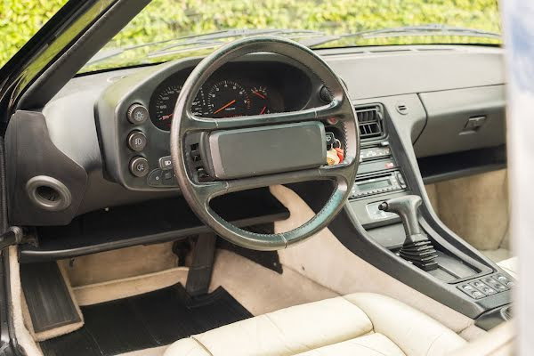 Porsche 928 S4