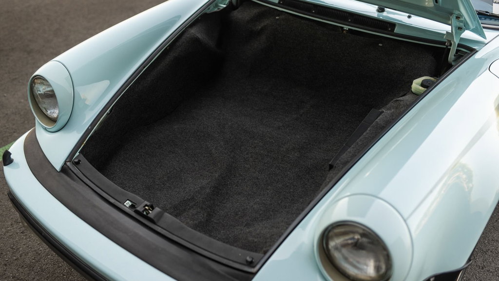 Porsche 911 Turbo 3.0 (US)