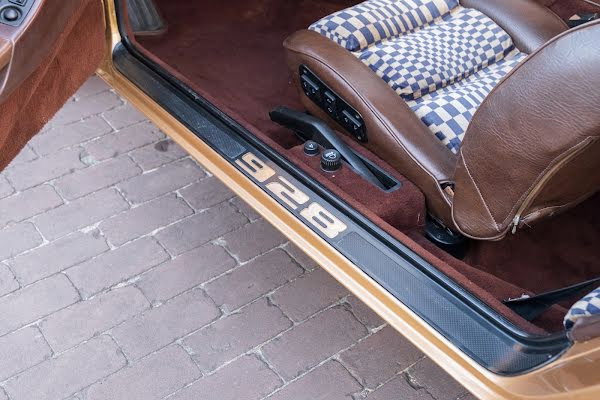 Porsche 928