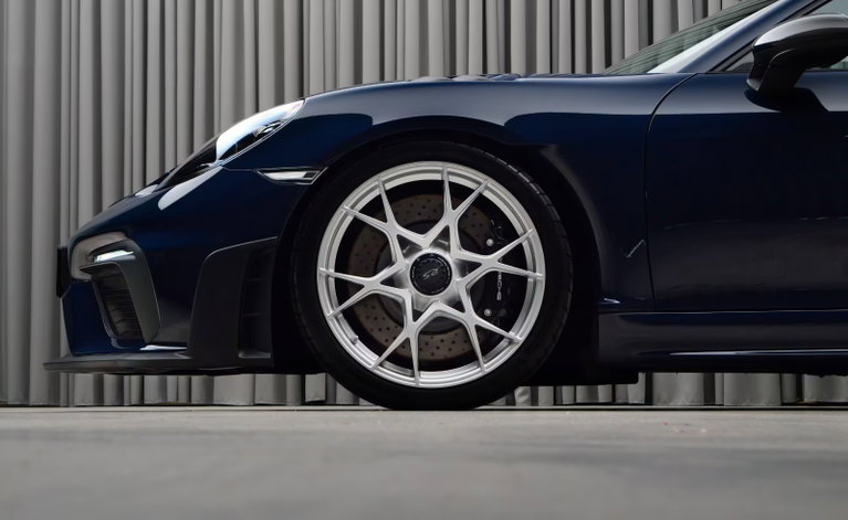 Porsche 718 Cayman GT4 RS
