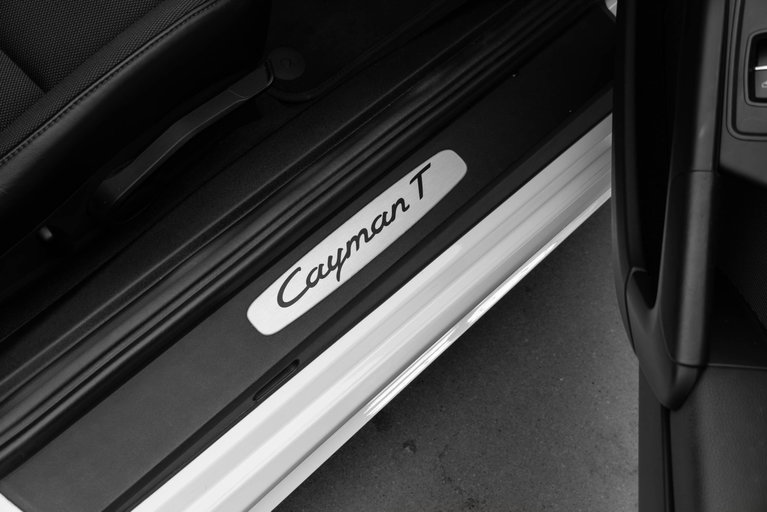 Porsche 718 Cayman T