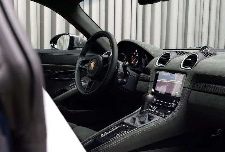 Porsche 718 Cayman GT4 RS