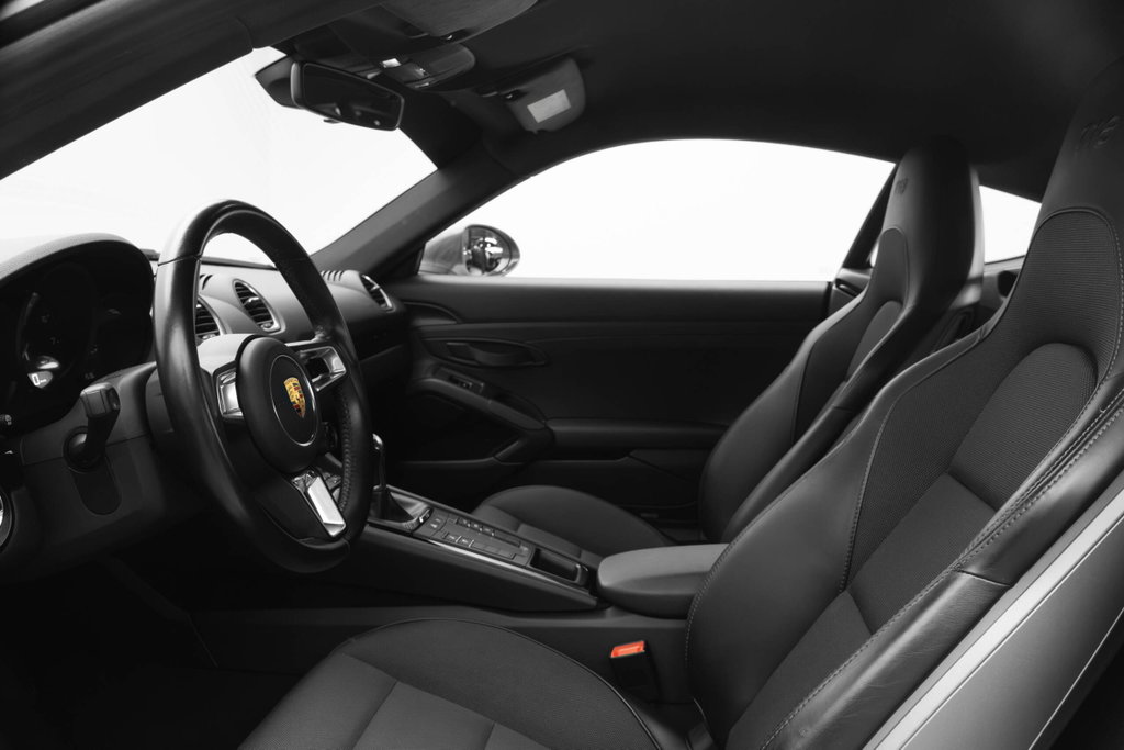 Porsche 718 Cayman T