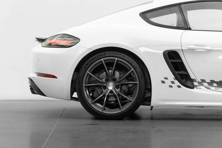 Porsche 718 Cayman T