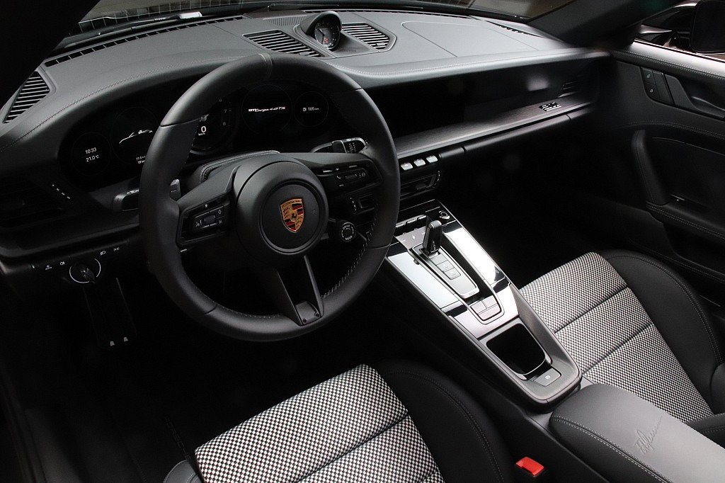 Porsche 992 Edition 50 Jahre Porsche Design