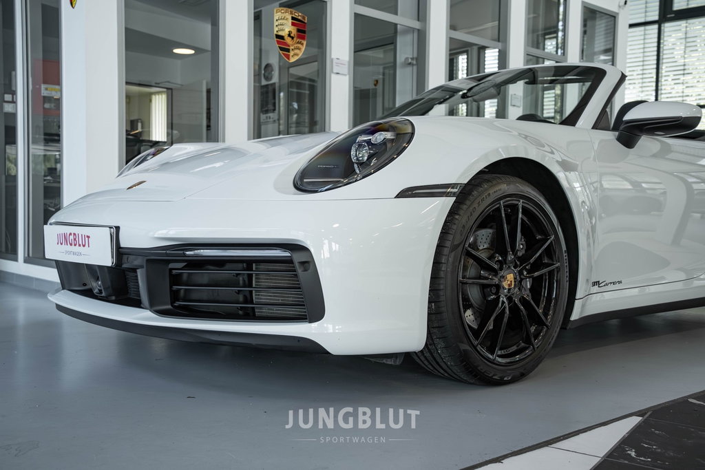 Porsche 992 Carrera