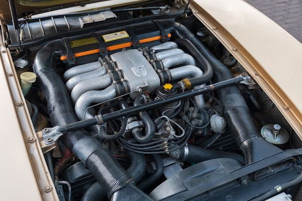 Porsche 928