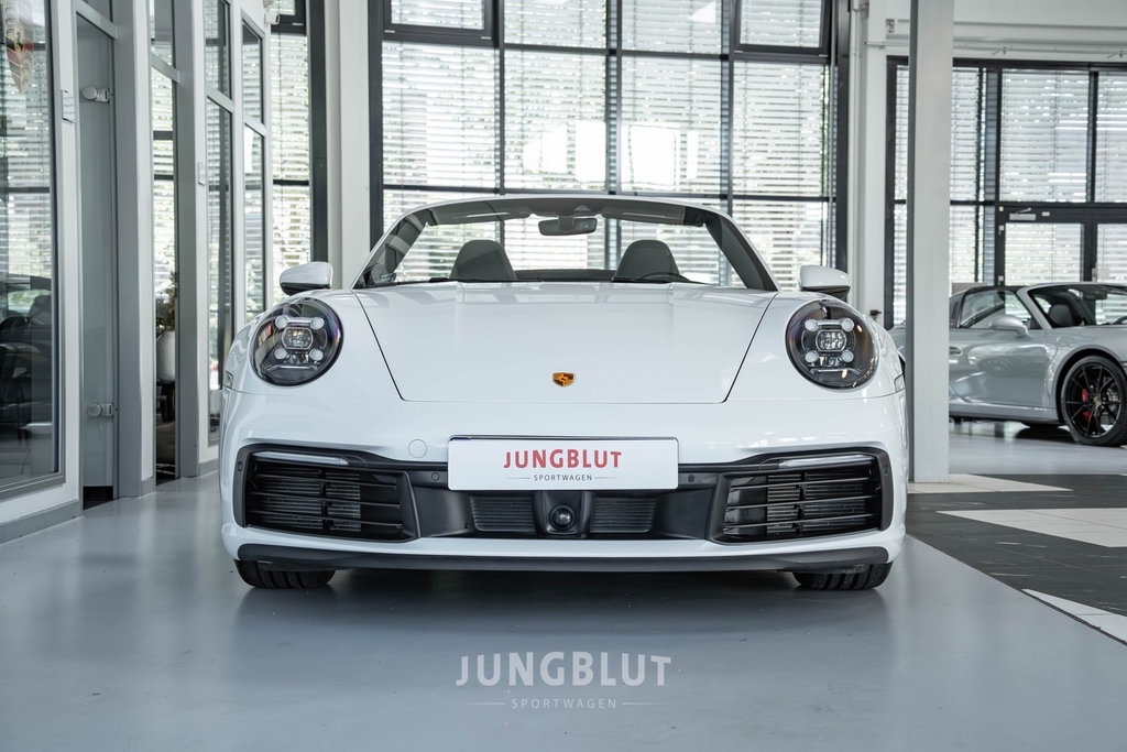 Porsche 992 Carrera