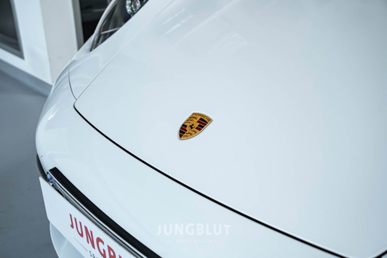 Porsche 992 Carrera