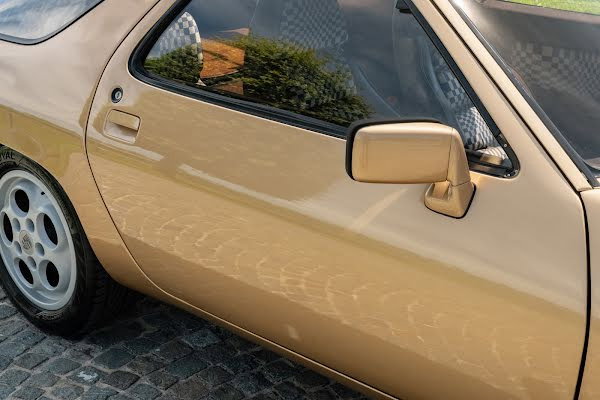 Porsche 928