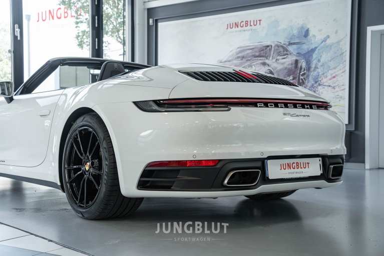 Porsche 992 Carrera