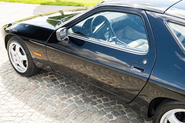 Porsche 928 S4