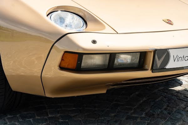Porsche 928