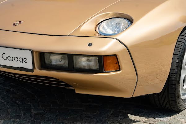 Porsche 928