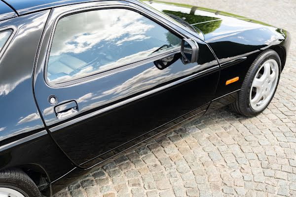 Porsche 928 S4