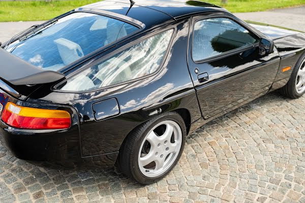 Porsche 928 S4