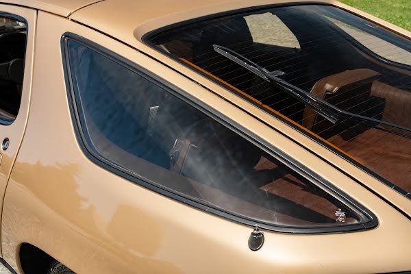 Porsche 928