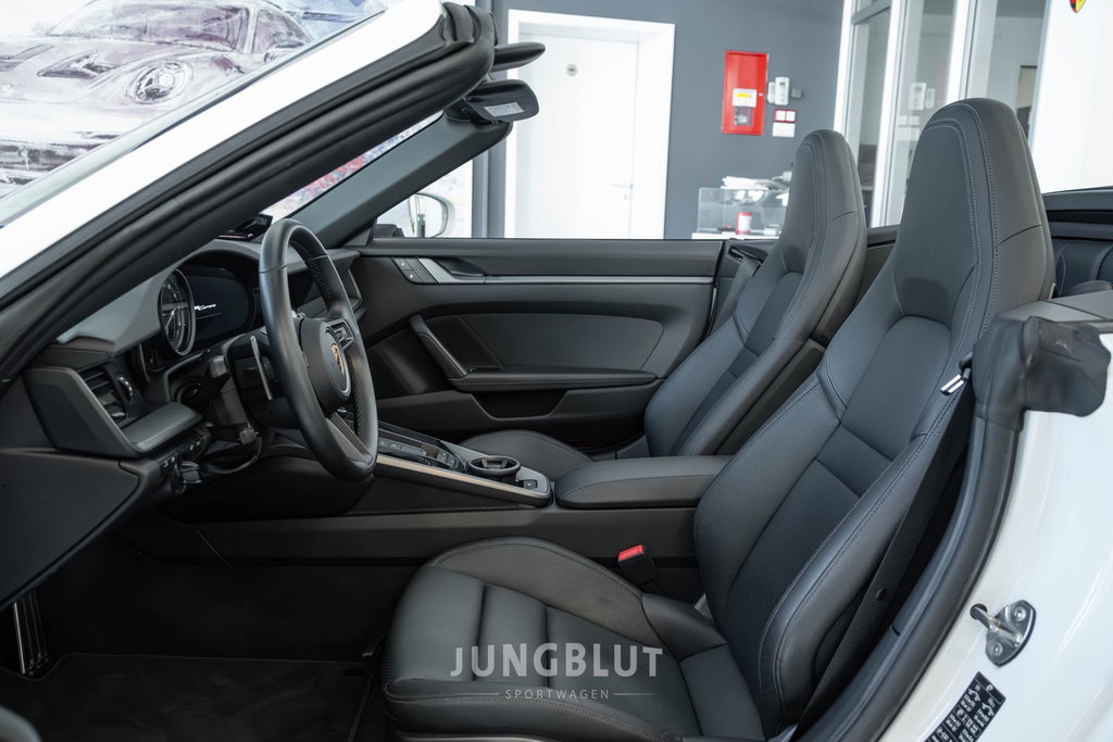 Porsche 992 Carrera
