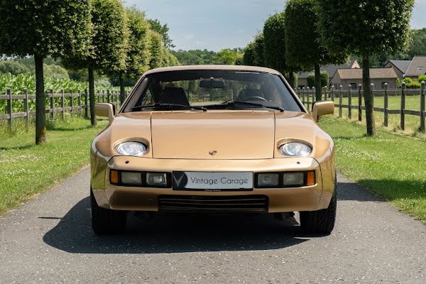 Porsche 928