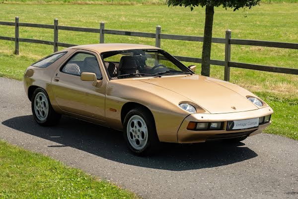 Porsche 928