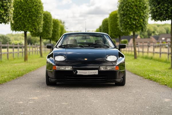 Porsche 928 S4