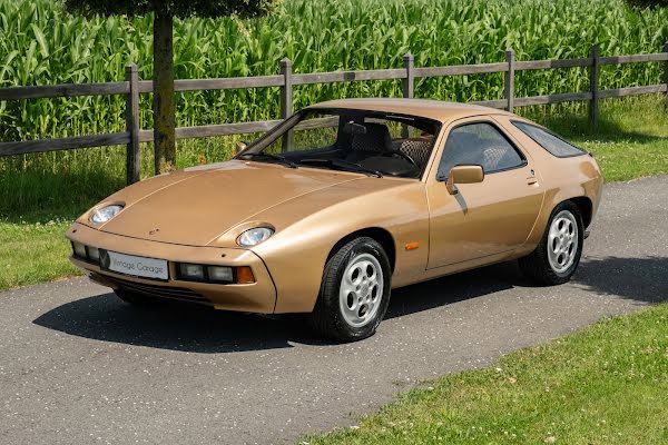 Porsche 928