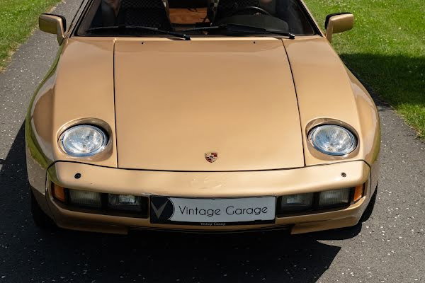 Porsche 928