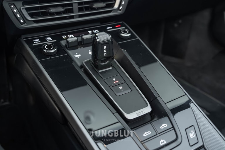 Porsche 992 Carrera
